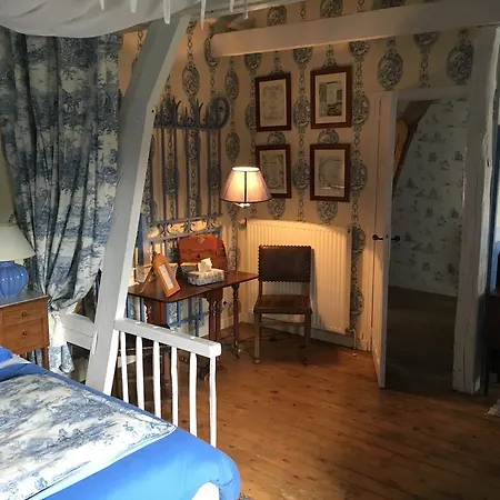 Le Prieuré Boutefol Surville (Calvados)